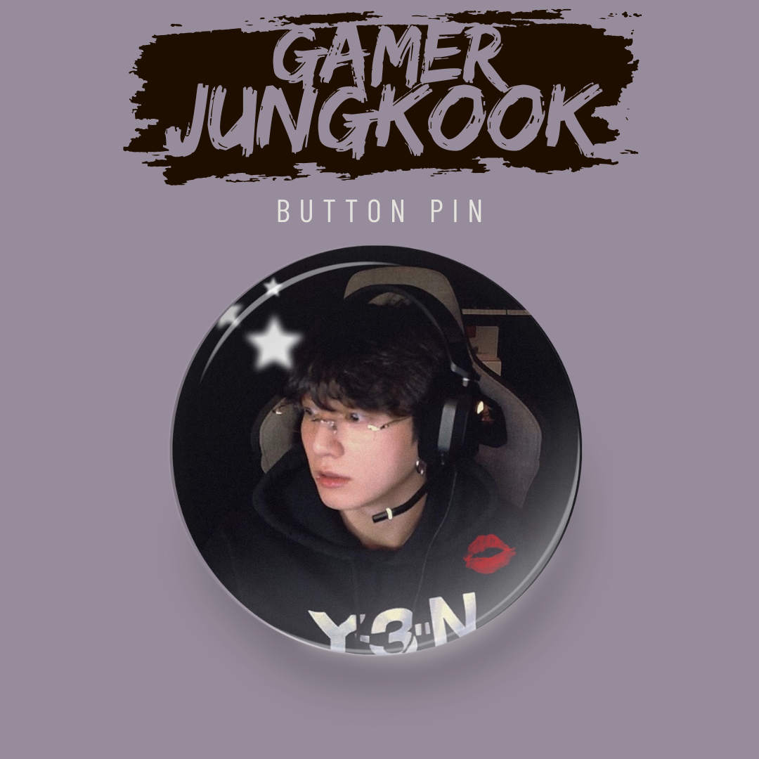 Button pin with a person wearing headphones on a purple background, featuring the text 'Gamer Jungkook'.