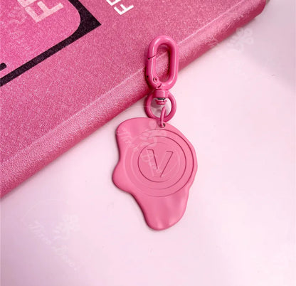 Tsuvishop BTS Taehyung Friends Pink Keychain charm